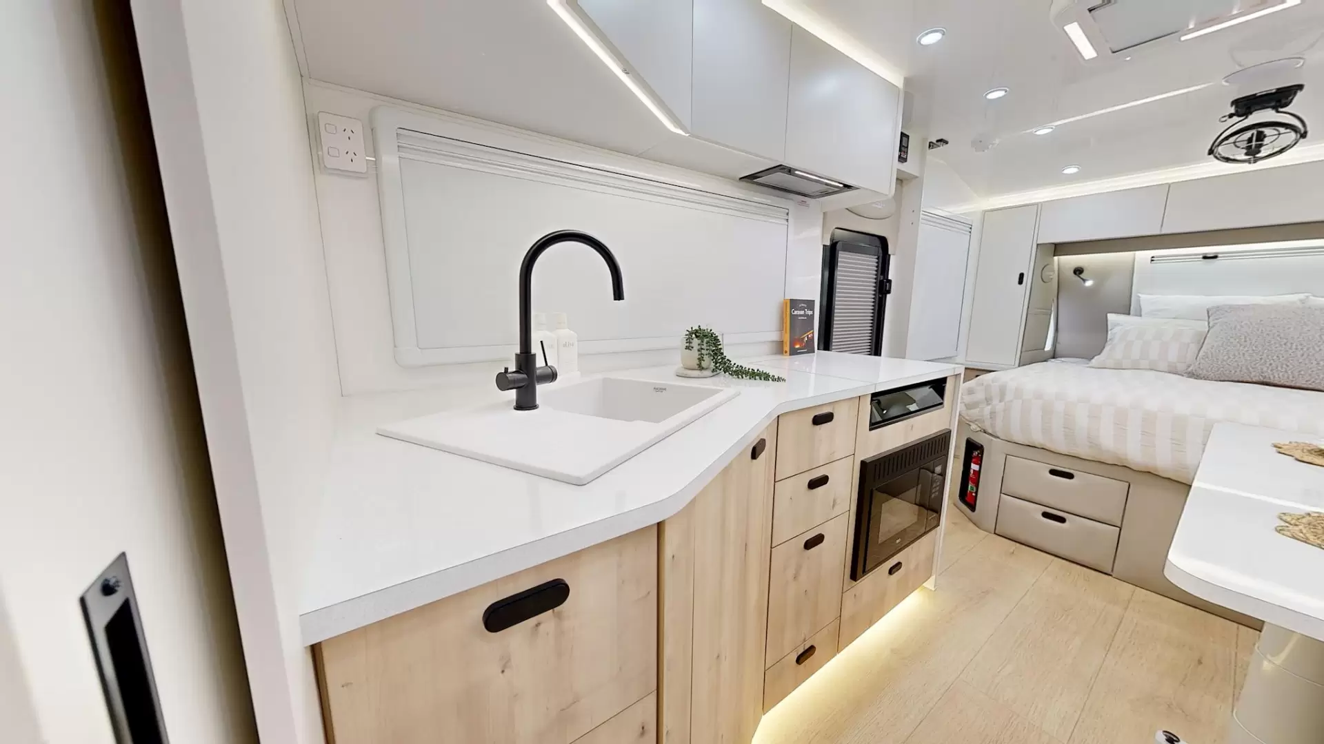 NEW 2026 VACATIONER CARAVANS ROUGH RIDER