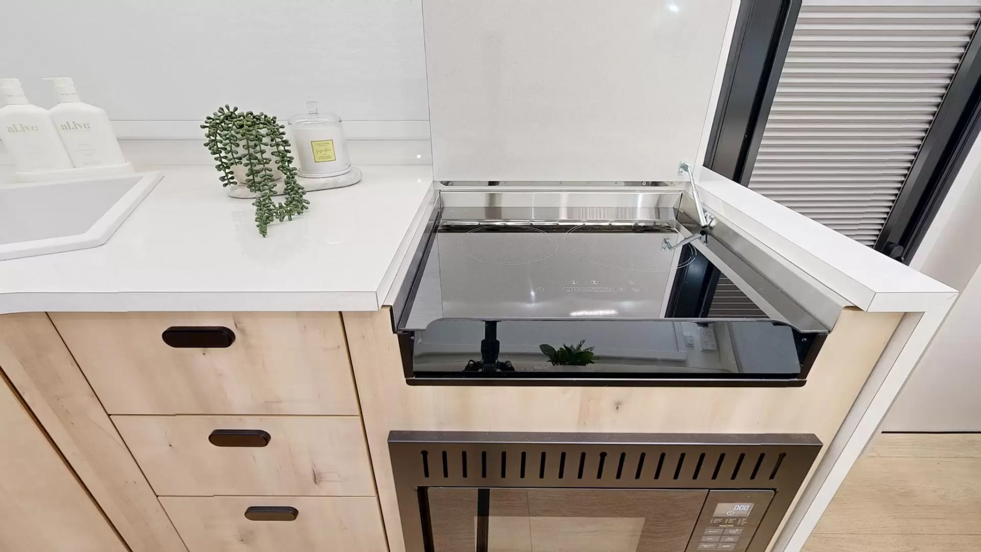 NEW 2026 VACATIONER CARAVANS ROUGH RIDER