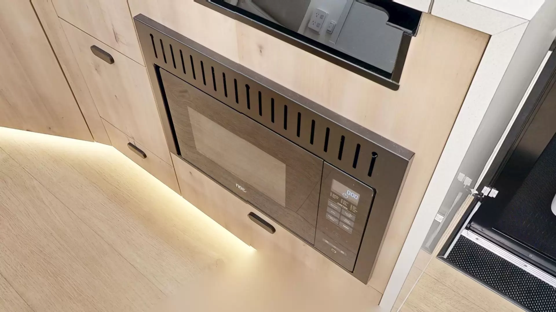 NEW 2026 VACATIONER CARAVANS ROUGH RIDER