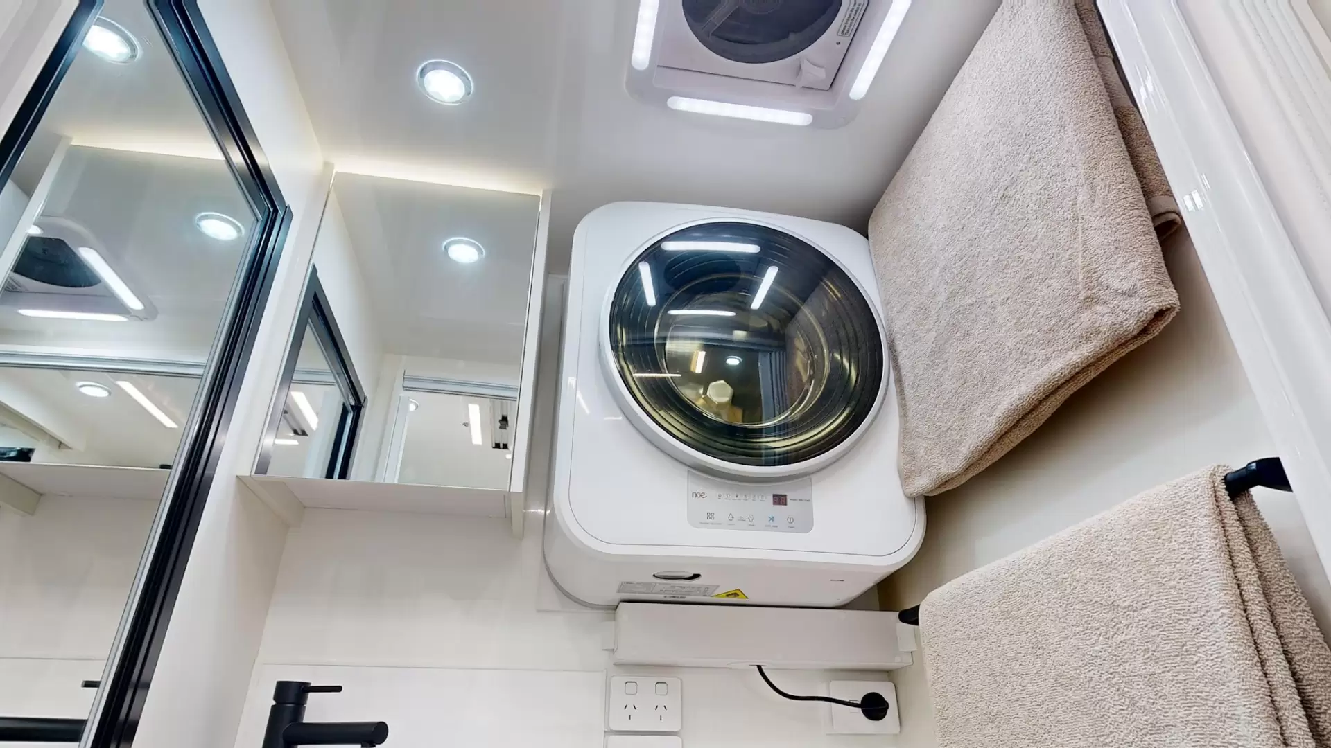 NEW 2026 VACATIONER CARAVANS ROUGH RIDER