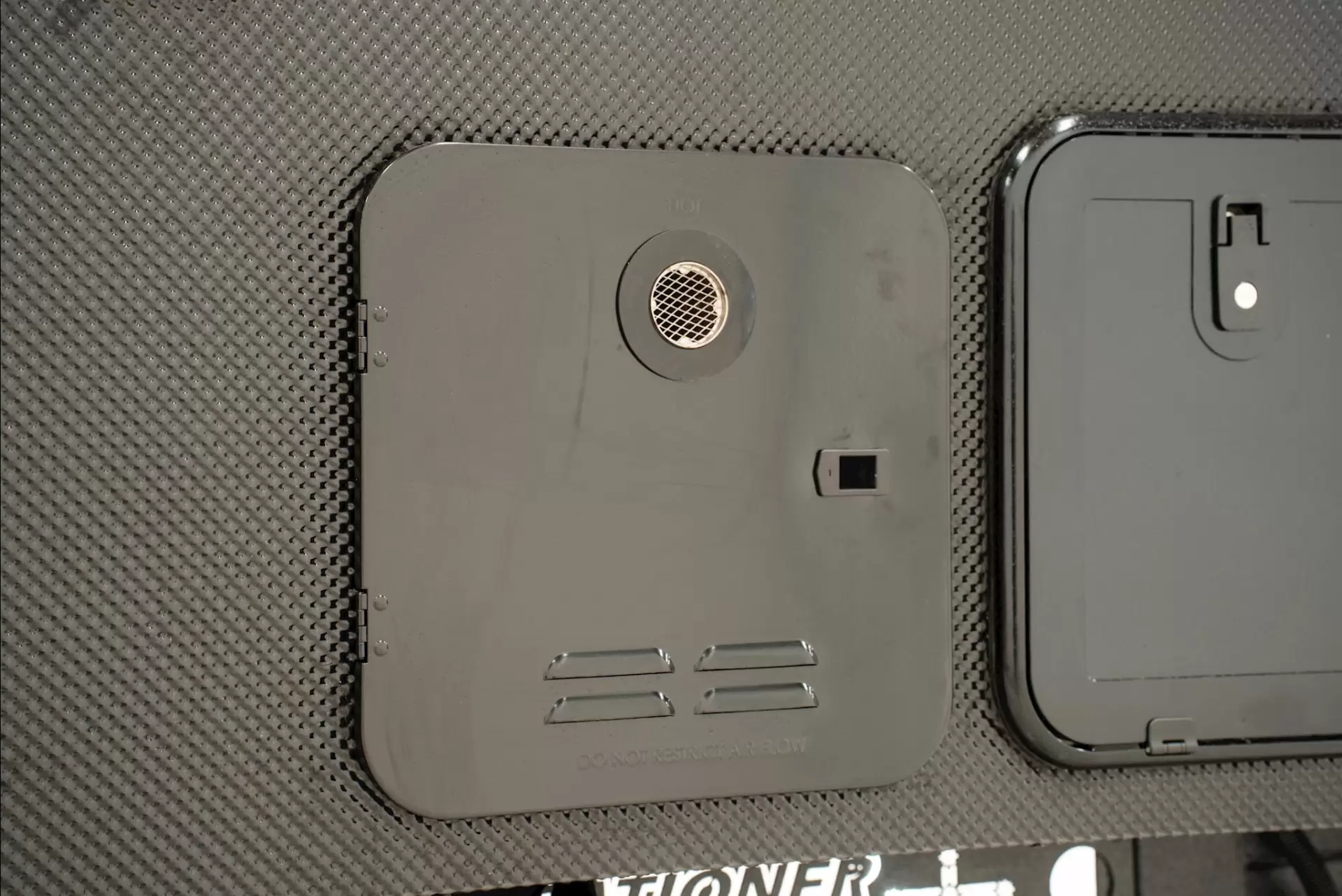 NEW 2026 VACATIONER CARAVANS ROUGH RIDER