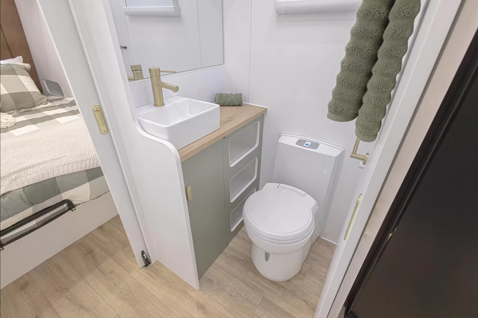 NEW 2026 RADIANT CARAVANS OUTBACK