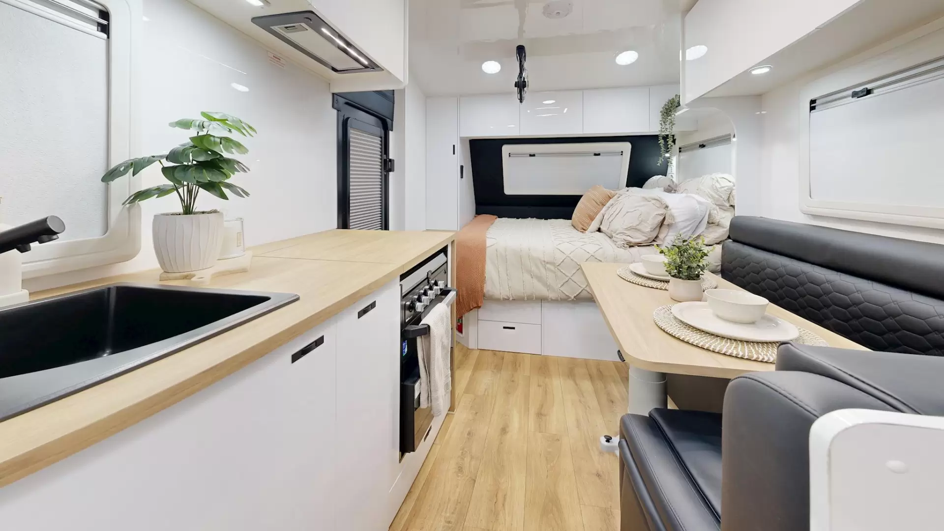 NEW 2026 VACATIONER CARAVANS ENDURA