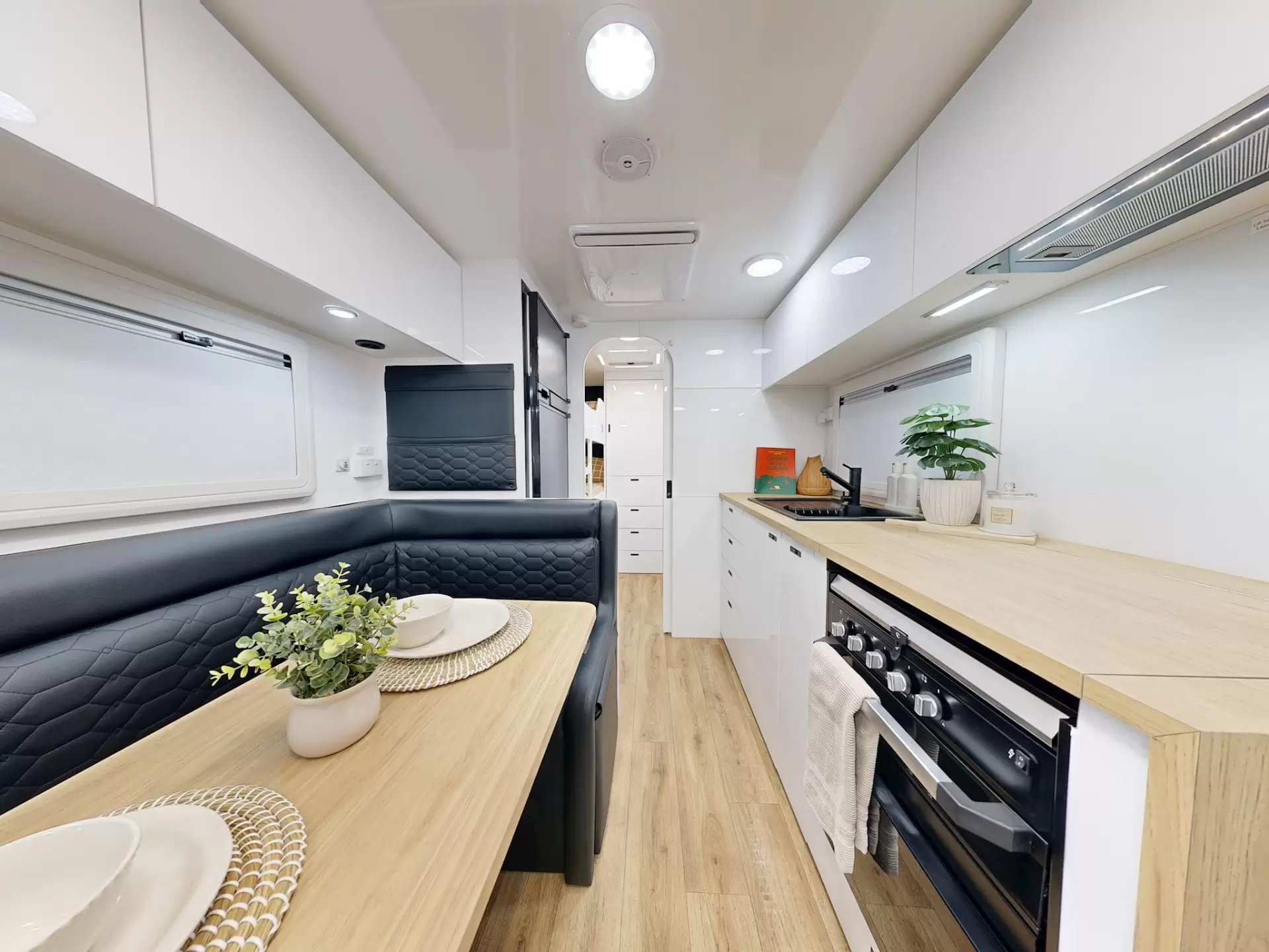 NEW 2026 VACATIONER CARAVANS ENDURA