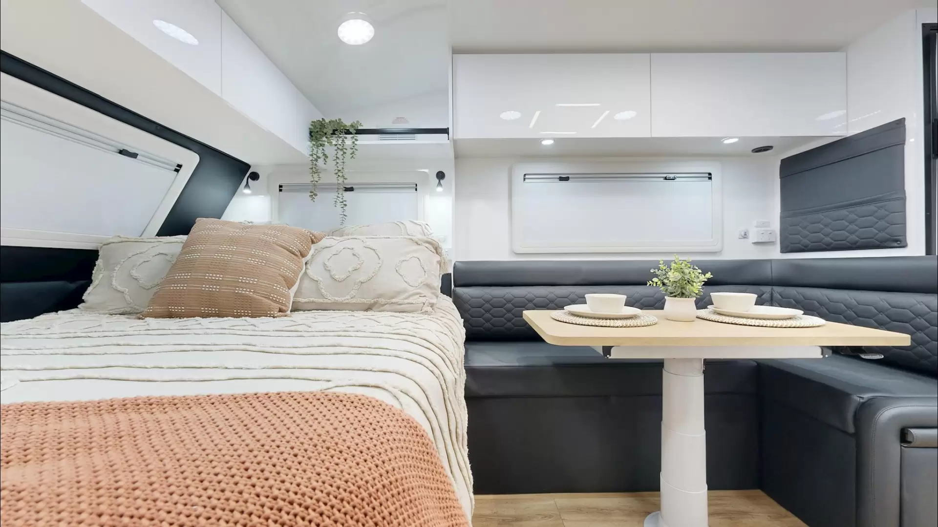 NEW 2026 VACATIONER CARAVANS ENDURA