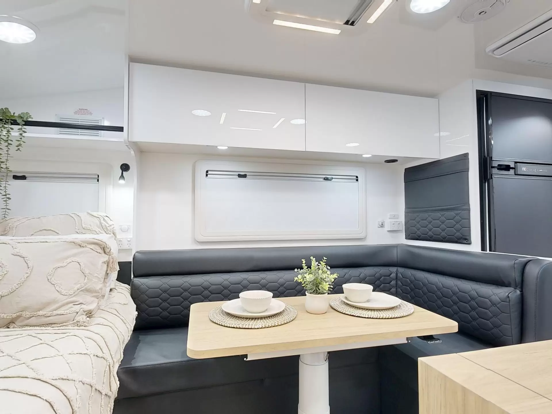 NEW 2026 VACATIONER CARAVANS ENDURA