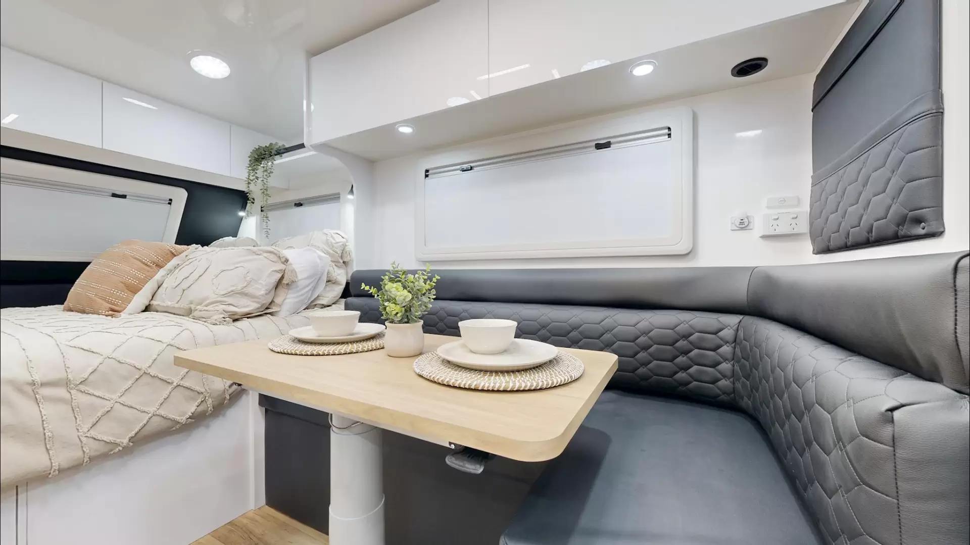 NEW 2026 VACATIONER CARAVANS ENDURA