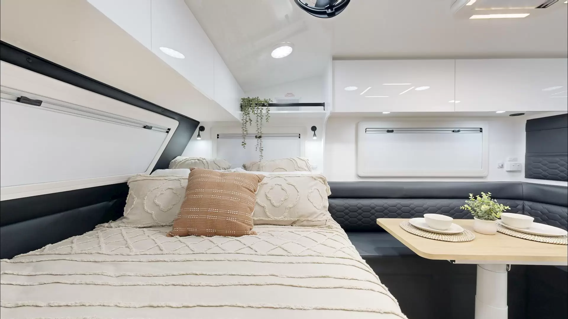 NEW 2026 VACATIONER CARAVANS ENDURA
