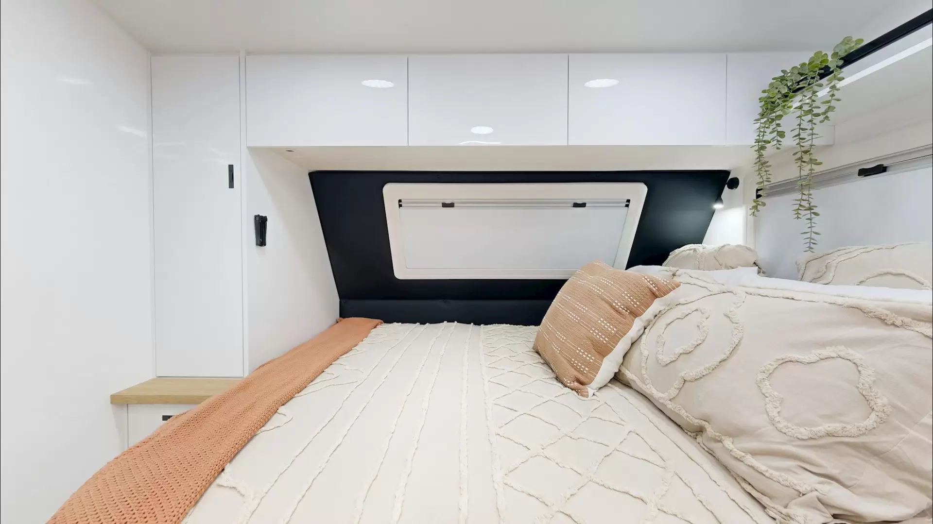 NEW 2026 VACATIONER CARAVANS ENDURA