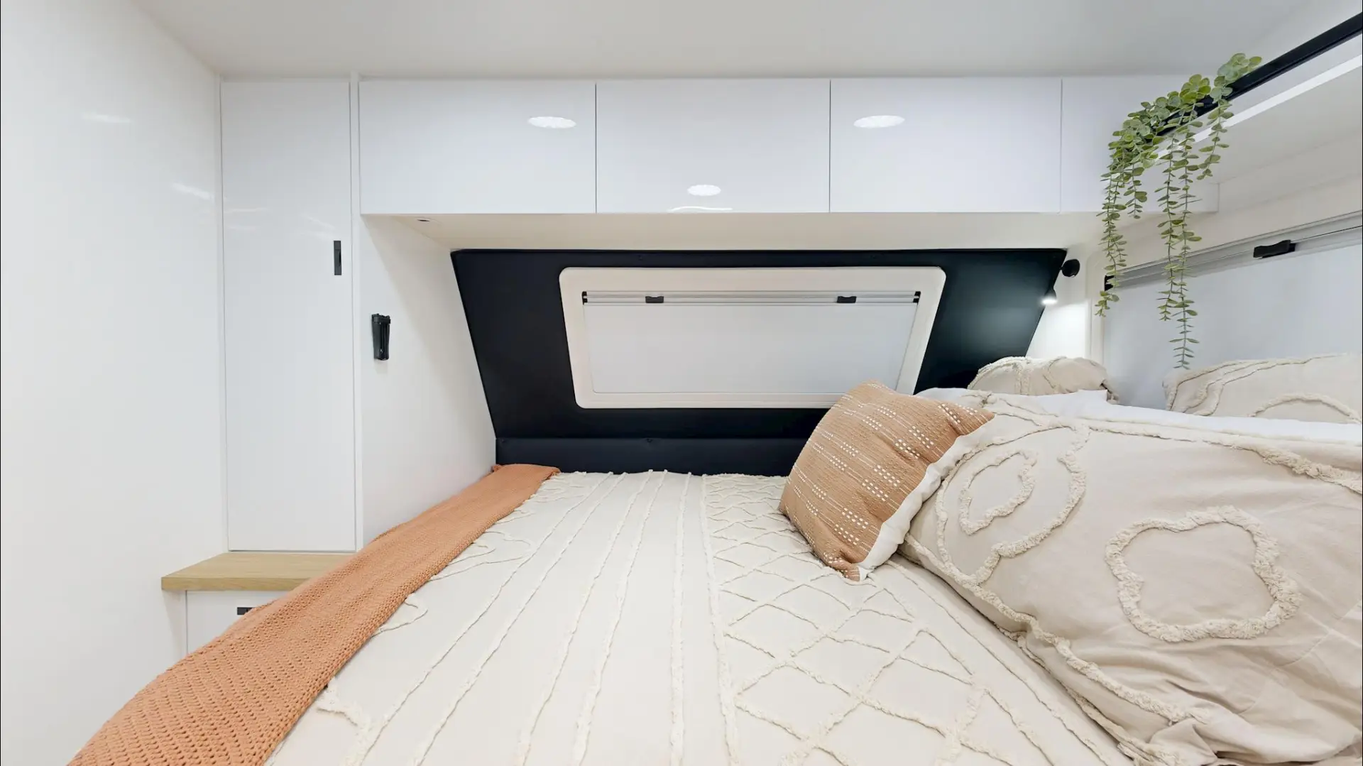 NEW 2026 VACATIONER CARAVANS ENDURA