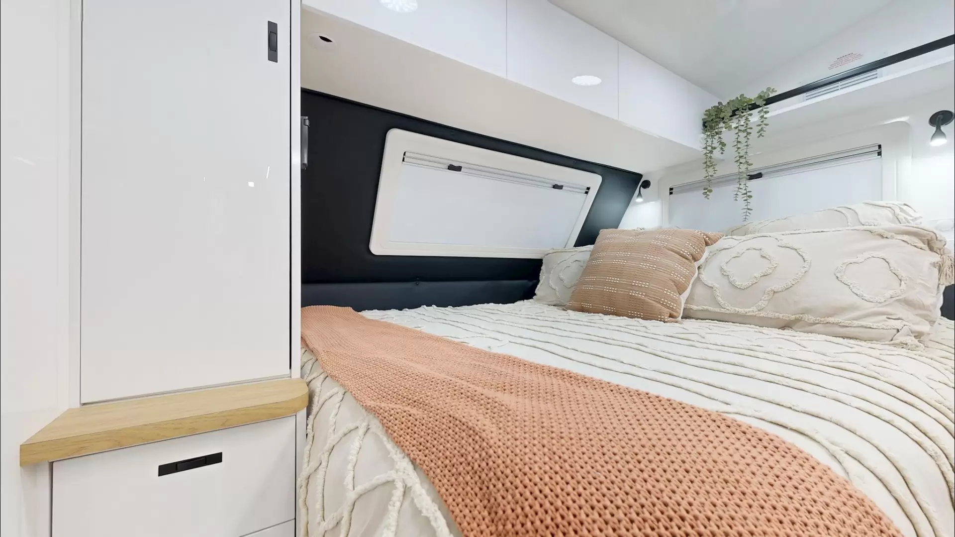 NEW 2026 VACATIONER CARAVANS ENDURA