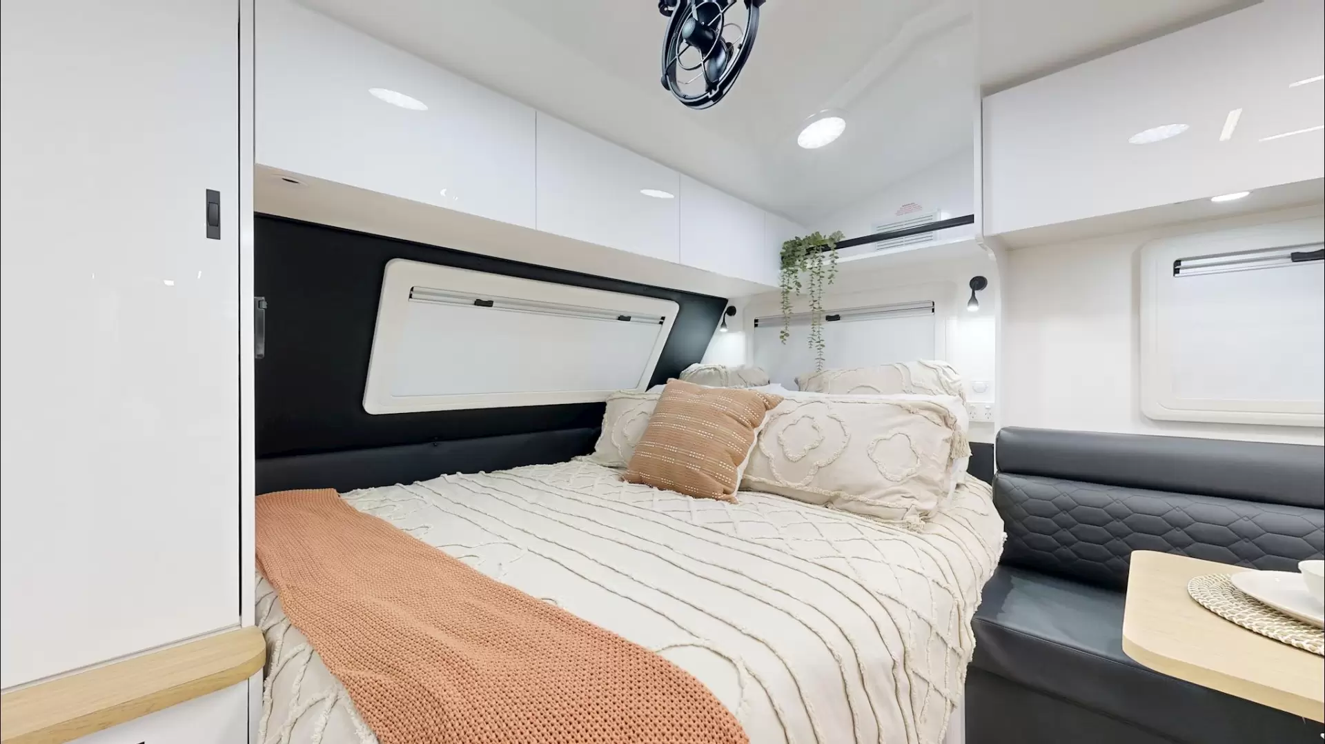 NEW 2026 VACATIONER CARAVANS ENDURA