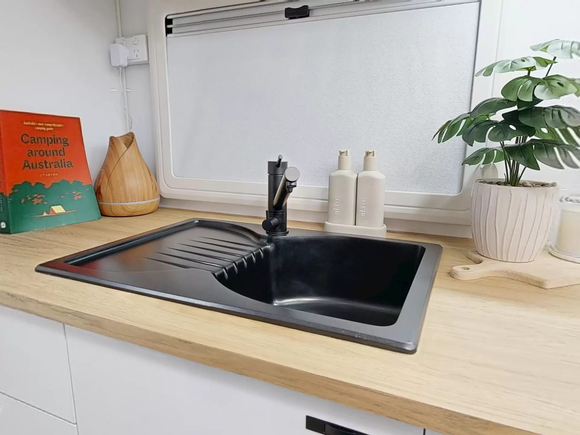 NEW 2026 VACATIONER CARAVANS ENDURA