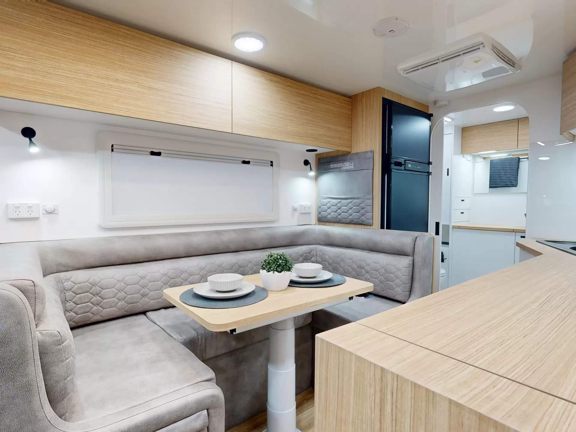 NEW 2025 VACATIONER CARAVANS ENDURA