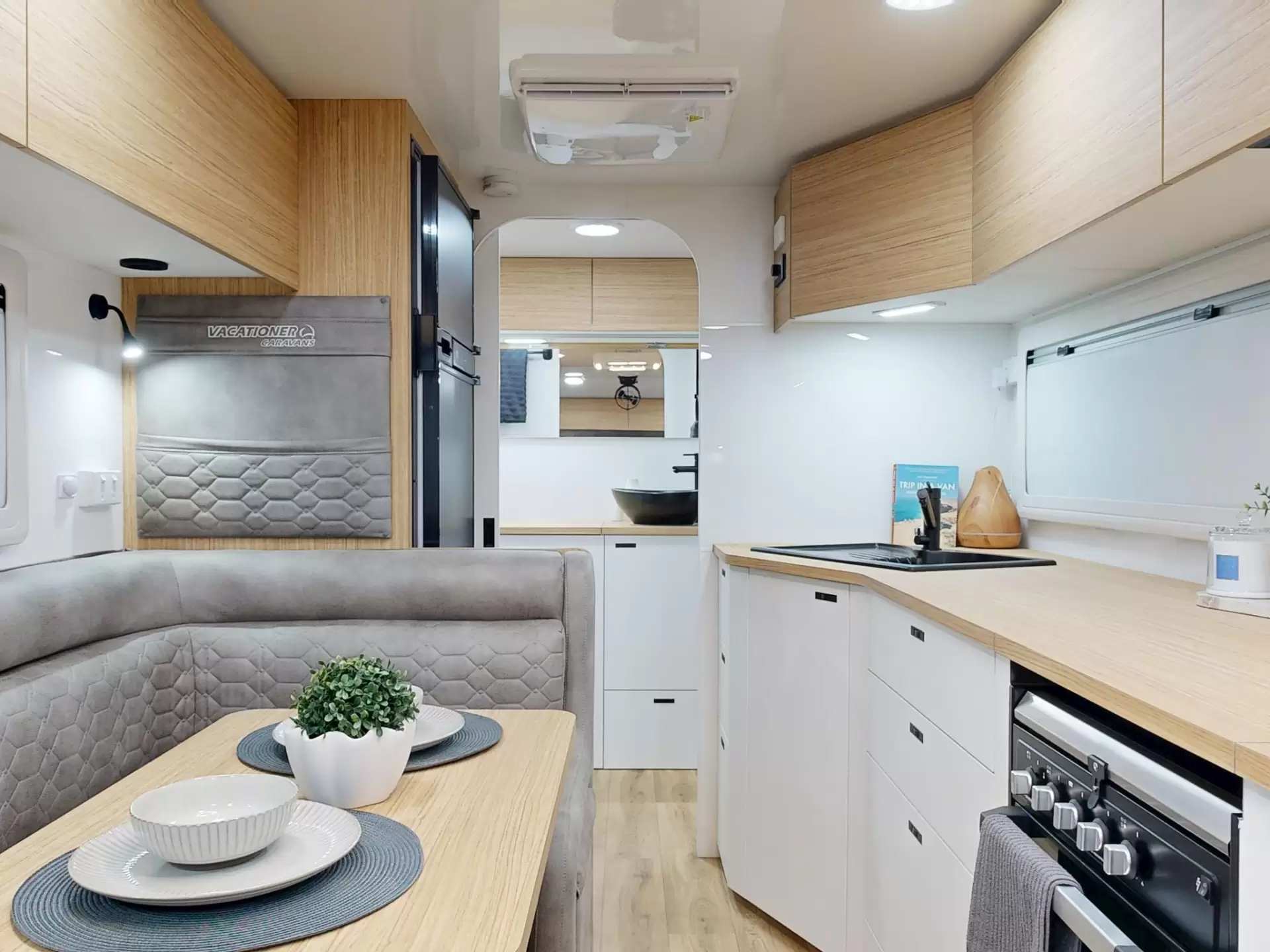 NEW 2025 VACATIONER CARAVANS ENDURA