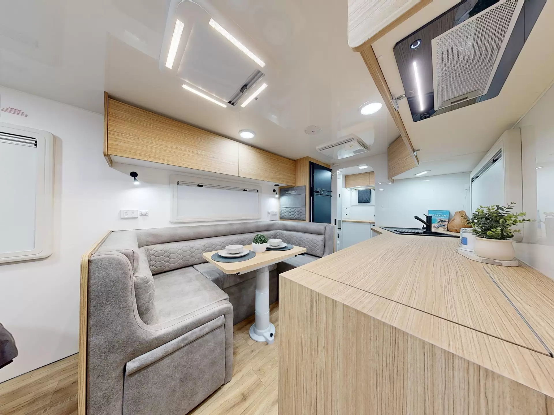 NEW 2025 VACATIONER CARAVANS ENDURA