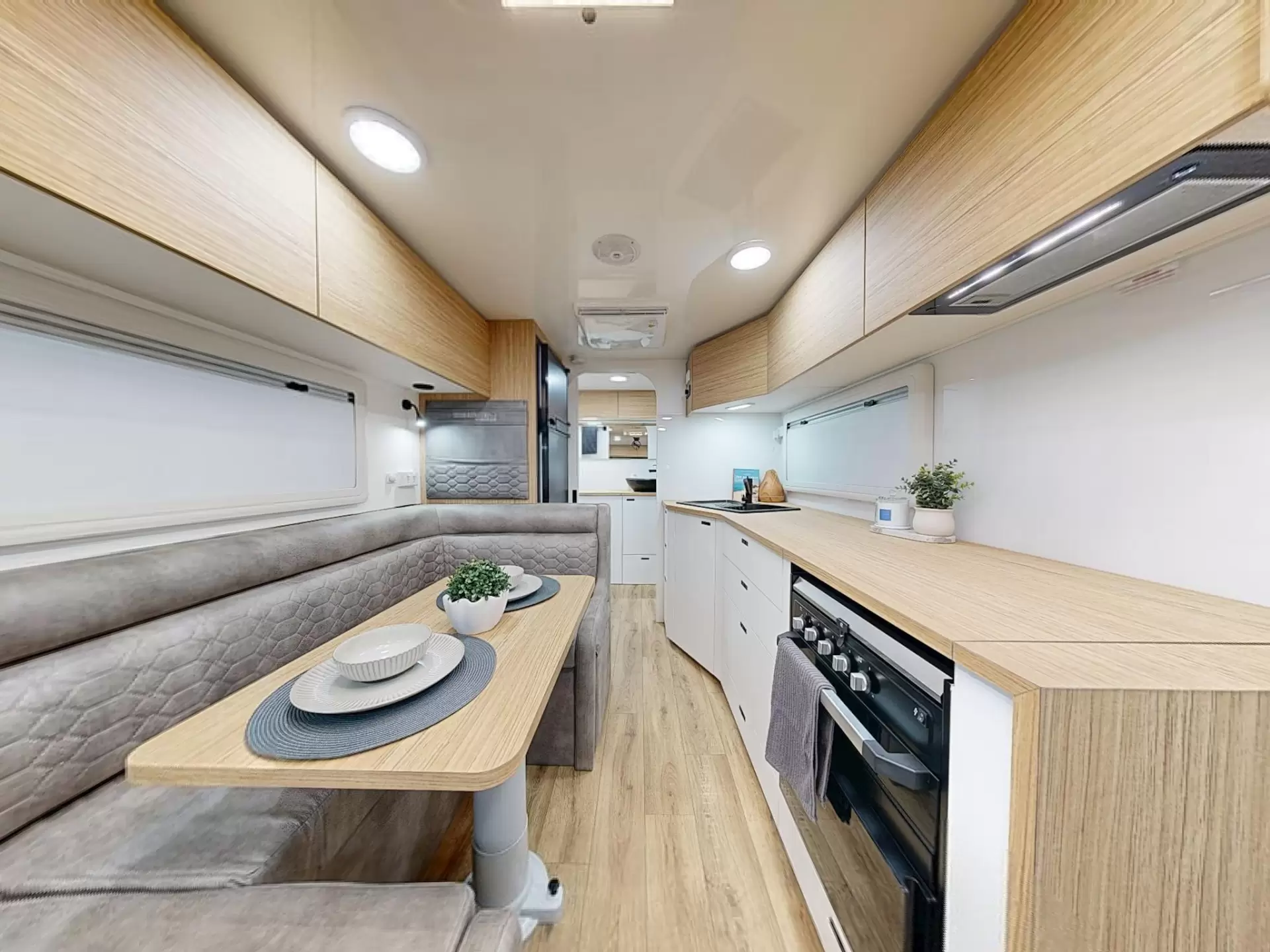 NEW 2025 VACATIONER CARAVANS ENDURA