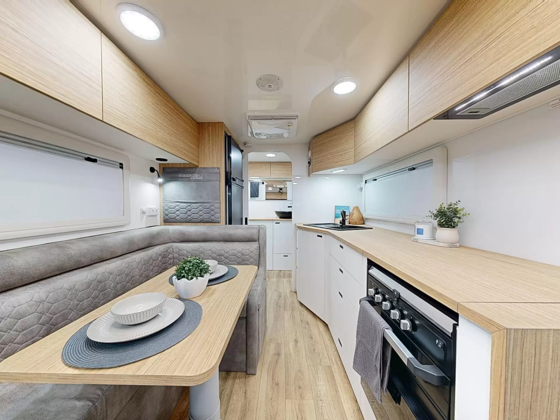 NEW 2025 VACATIONER CARAVANS ENDURA
