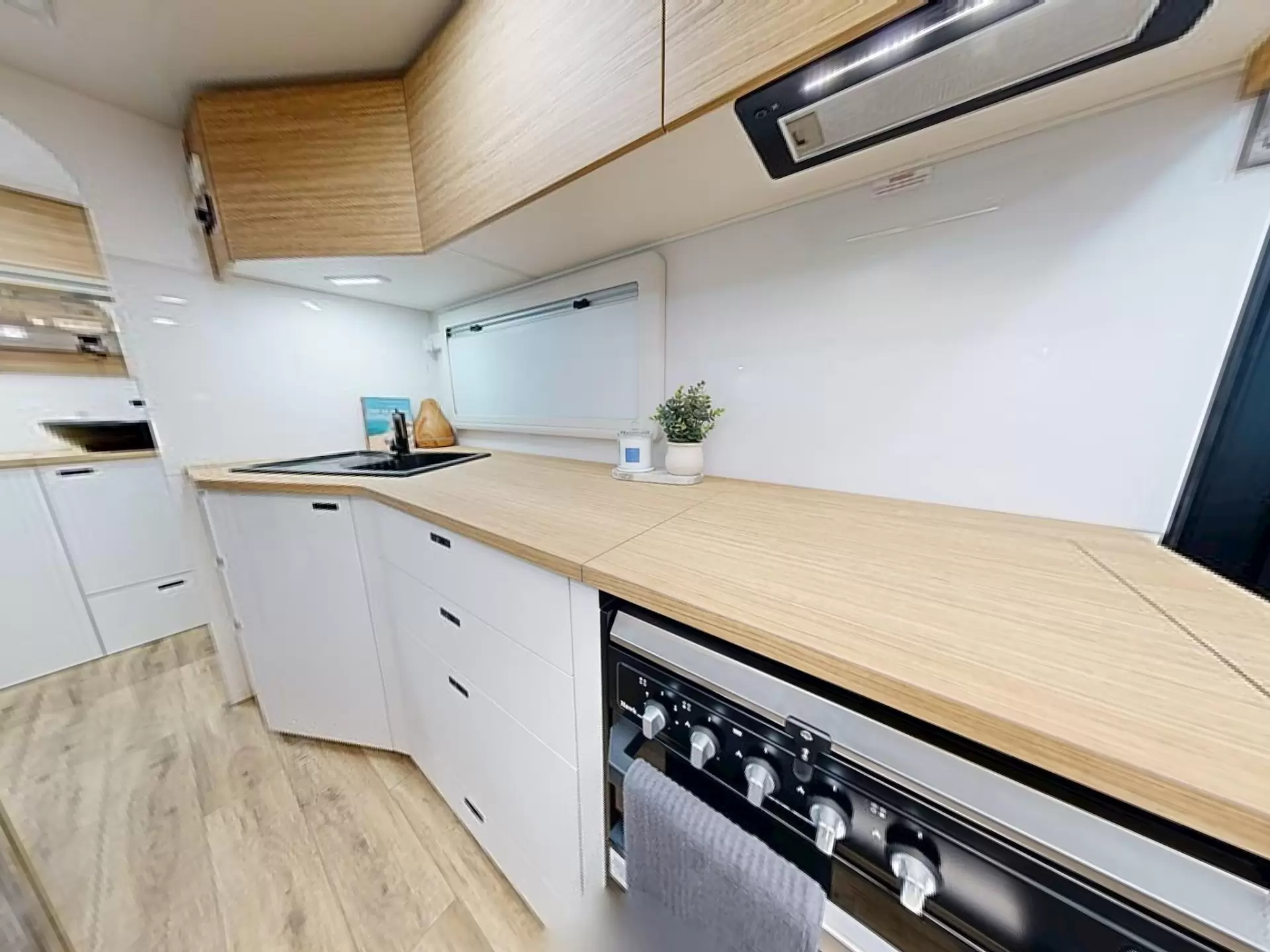 NEW 2025 VACATIONER CARAVANS ENDURA