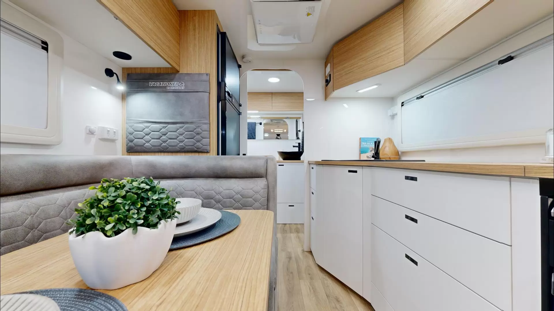 NEW 2025 VACATIONER CARAVANS ENDURA