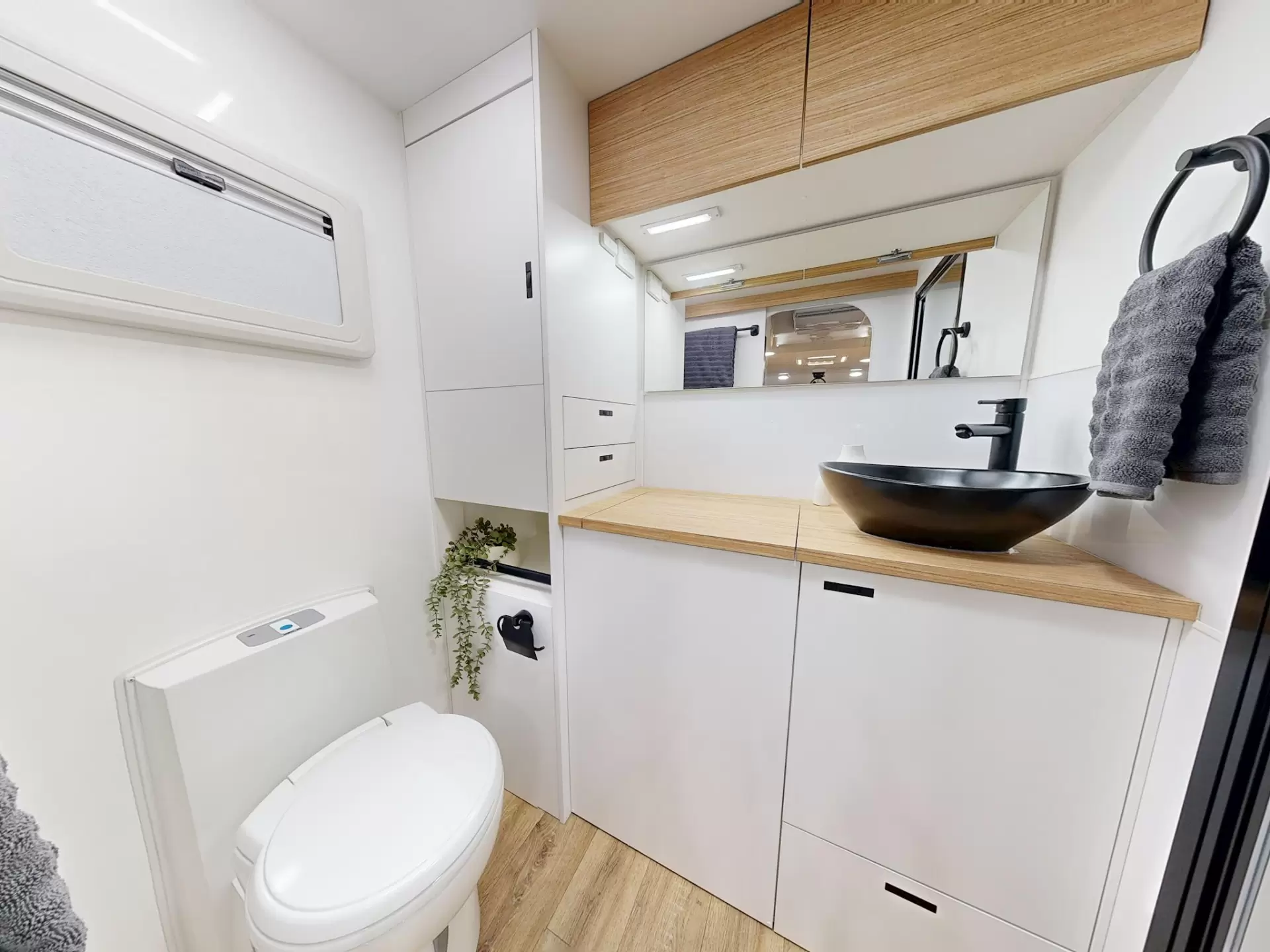 NEW 2025 VACATIONER CARAVANS ENDURA