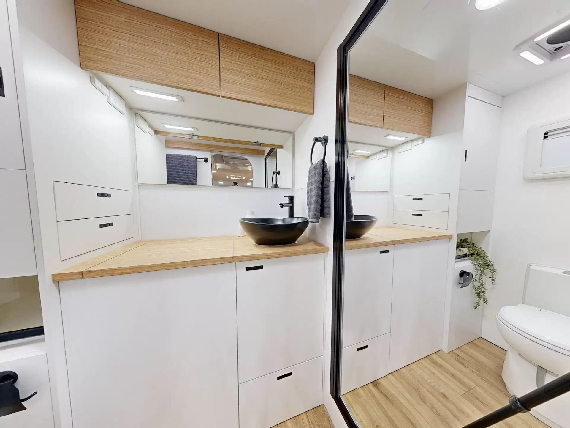 NEW 2025 VACATIONER CARAVANS ENDURA