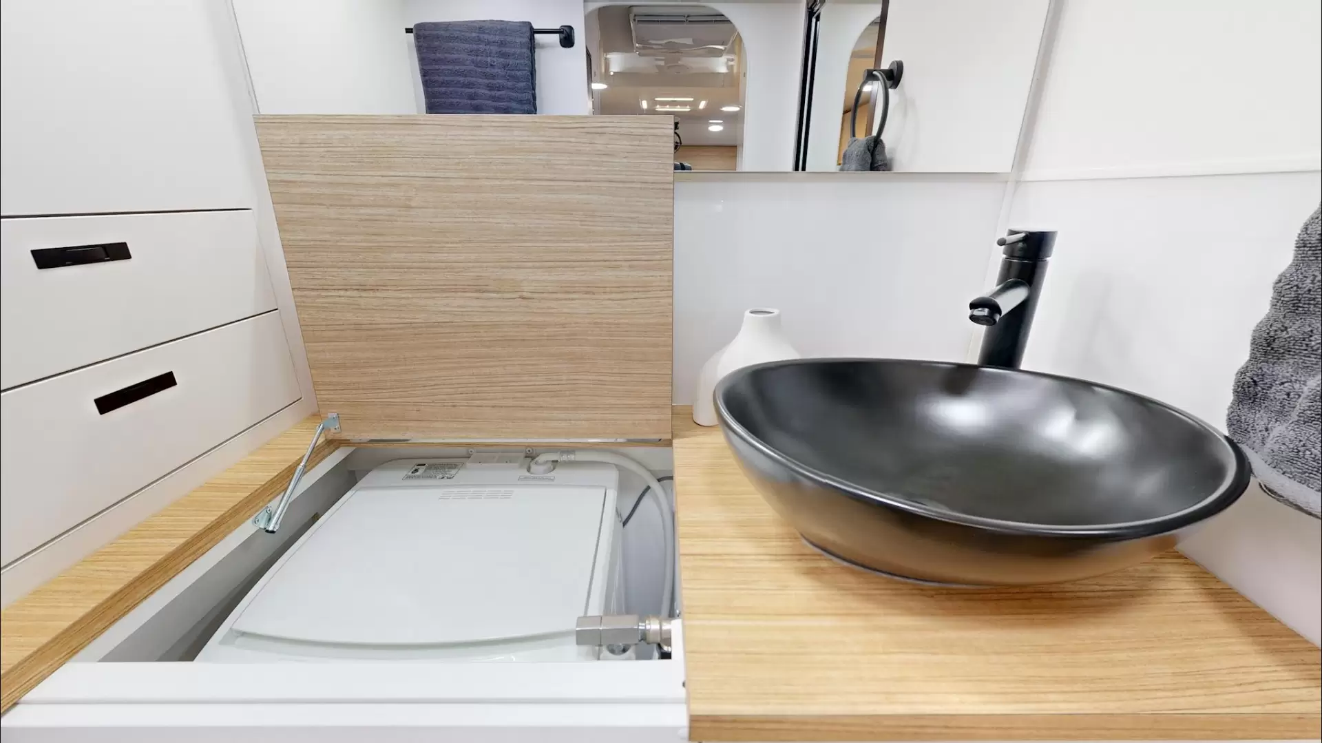 NEW 2025 VACATIONER CARAVANS ENDURA