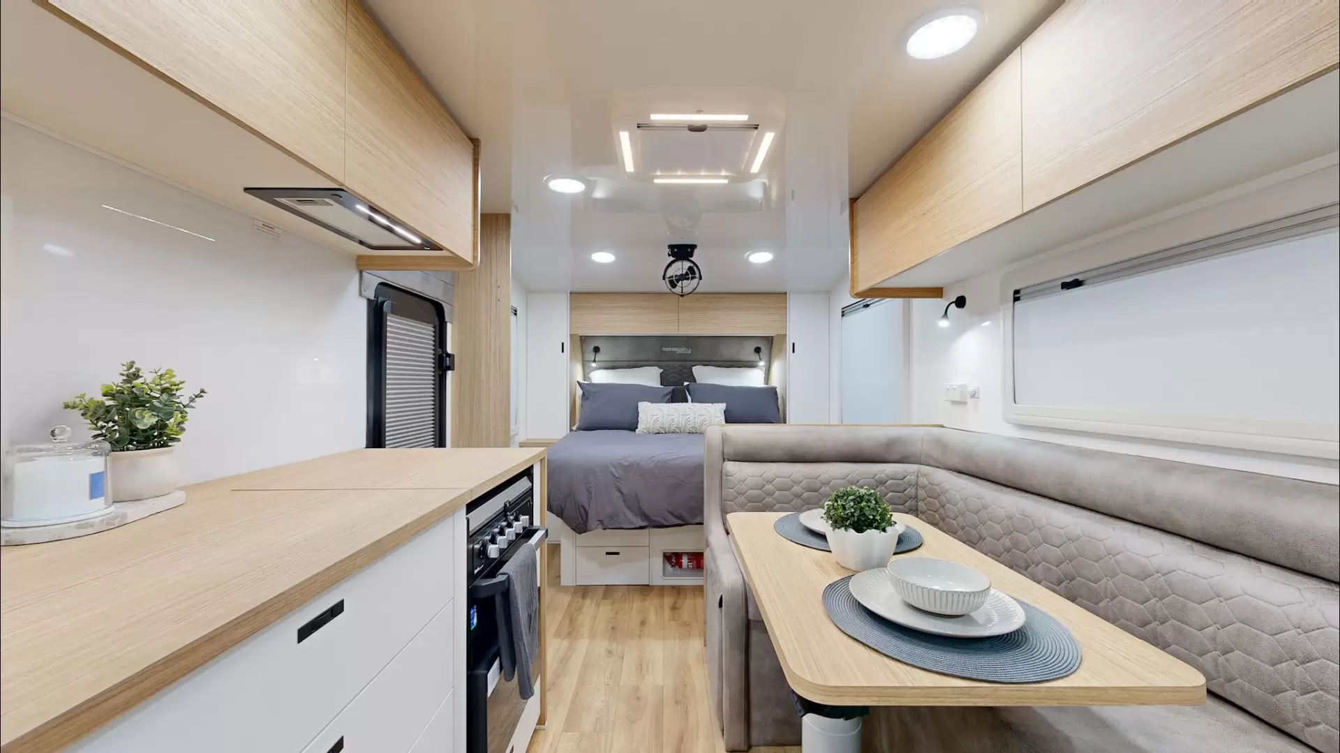 NEW 2025 VACATIONER CARAVANS ENDURA