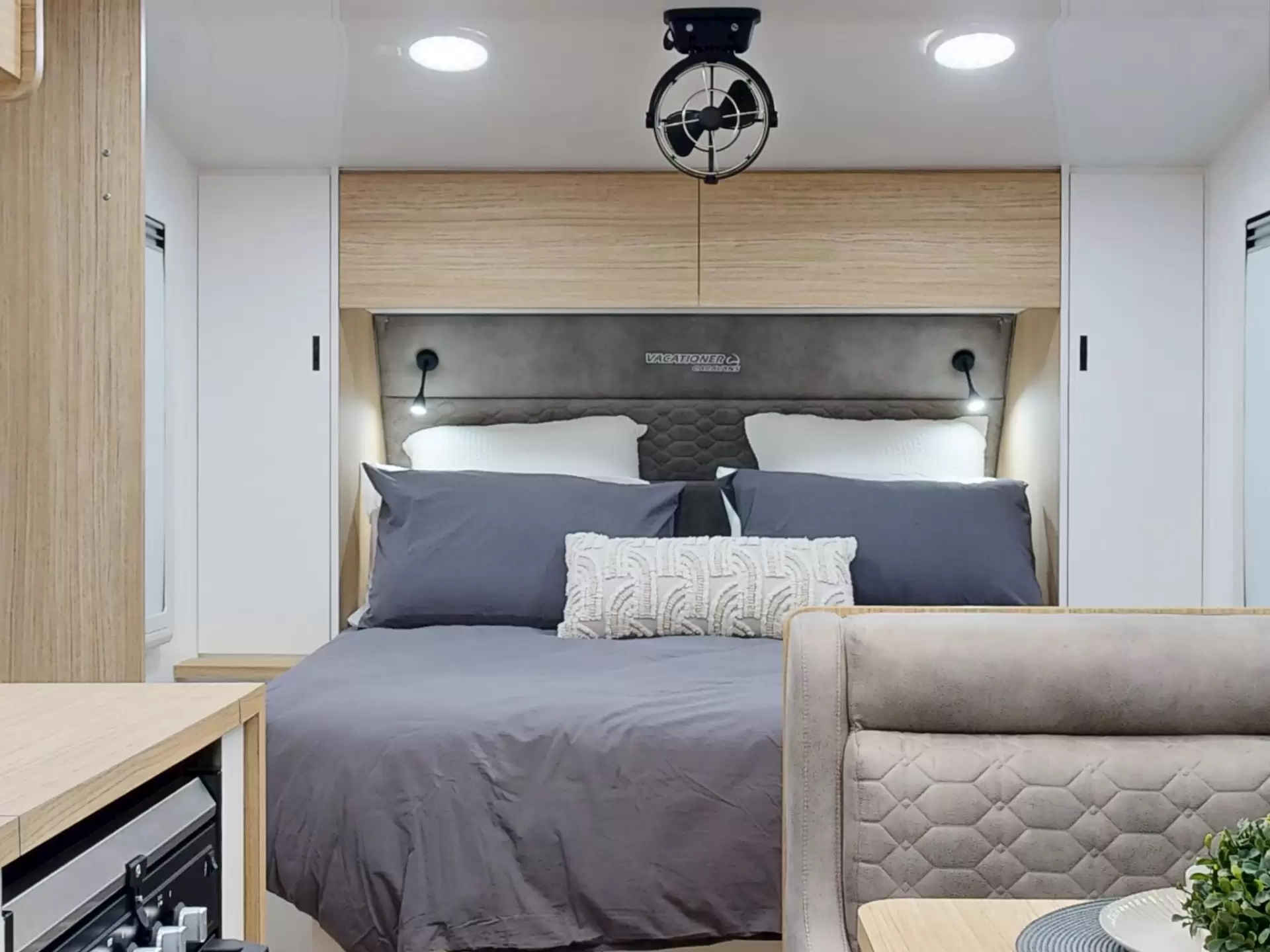 NEW 2025 VACATIONER CARAVANS ENDURA
