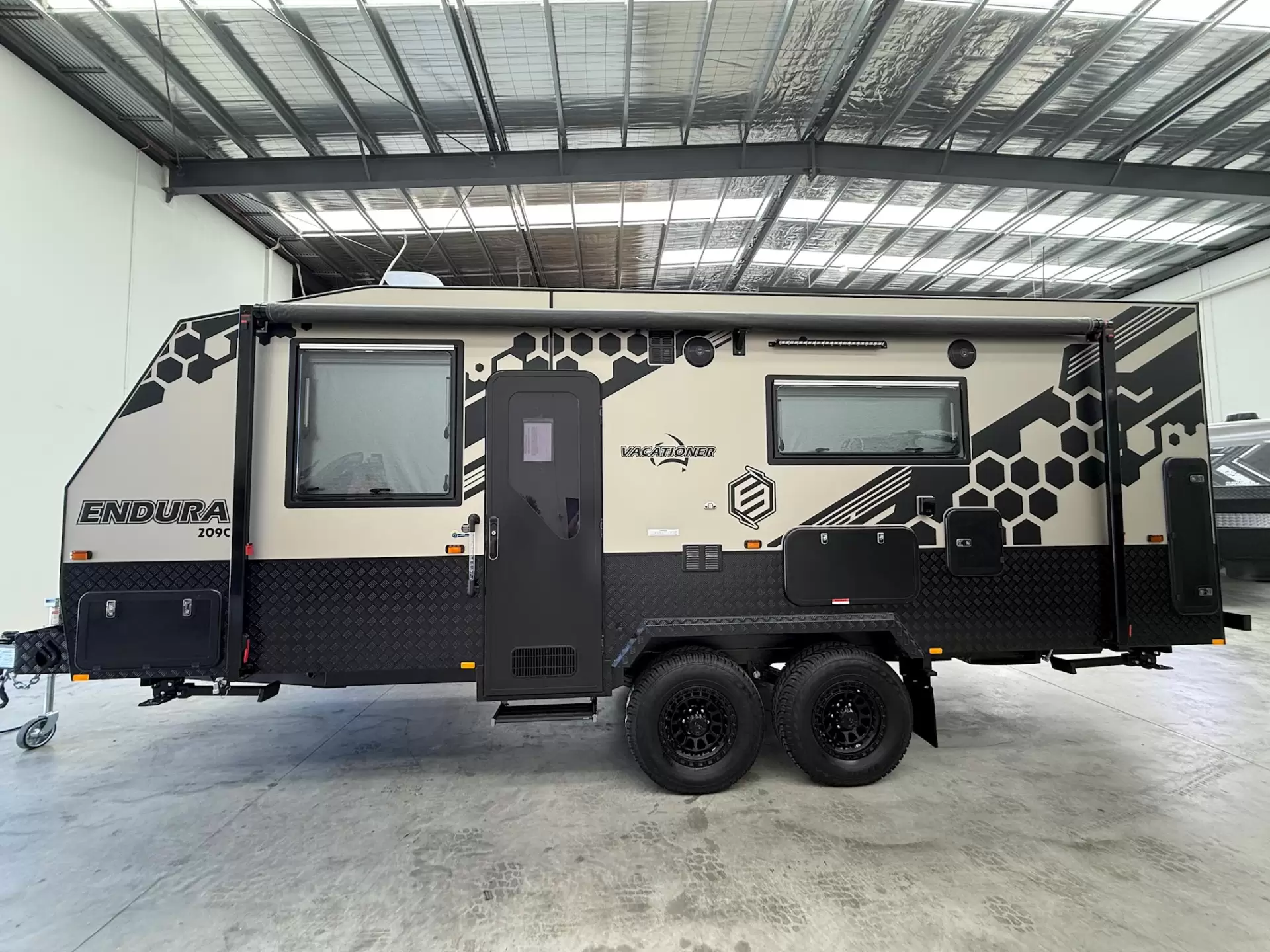 NEW 2025 VACATIONER CARAVANS ENDURA