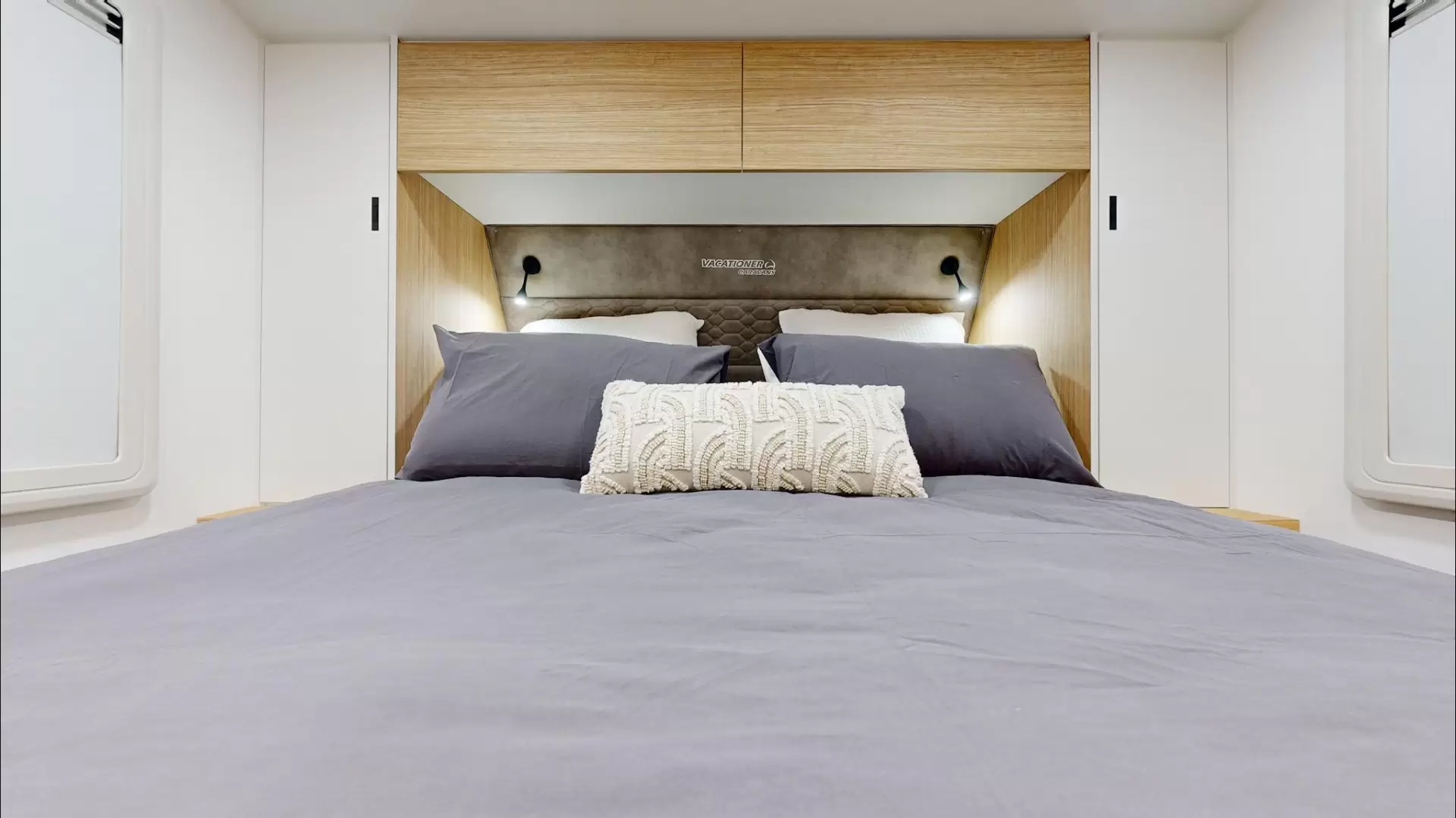 NEW 2025 VACATIONER CARAVANS ENDURA