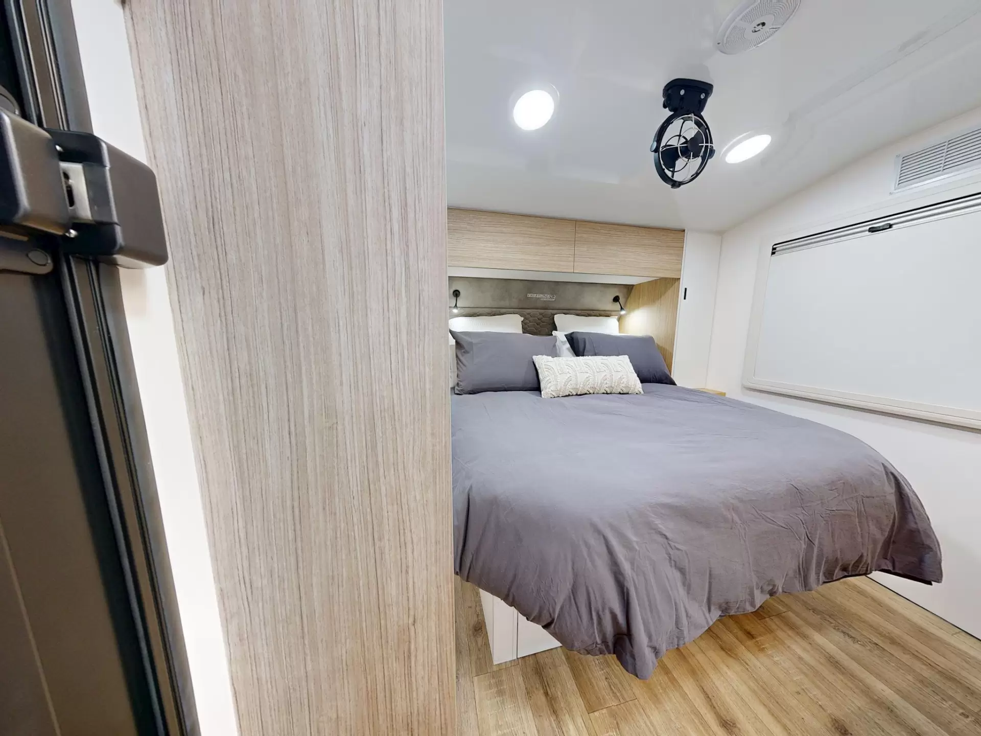 NEW 2025 VACATIONER CARAVANS ENDURA