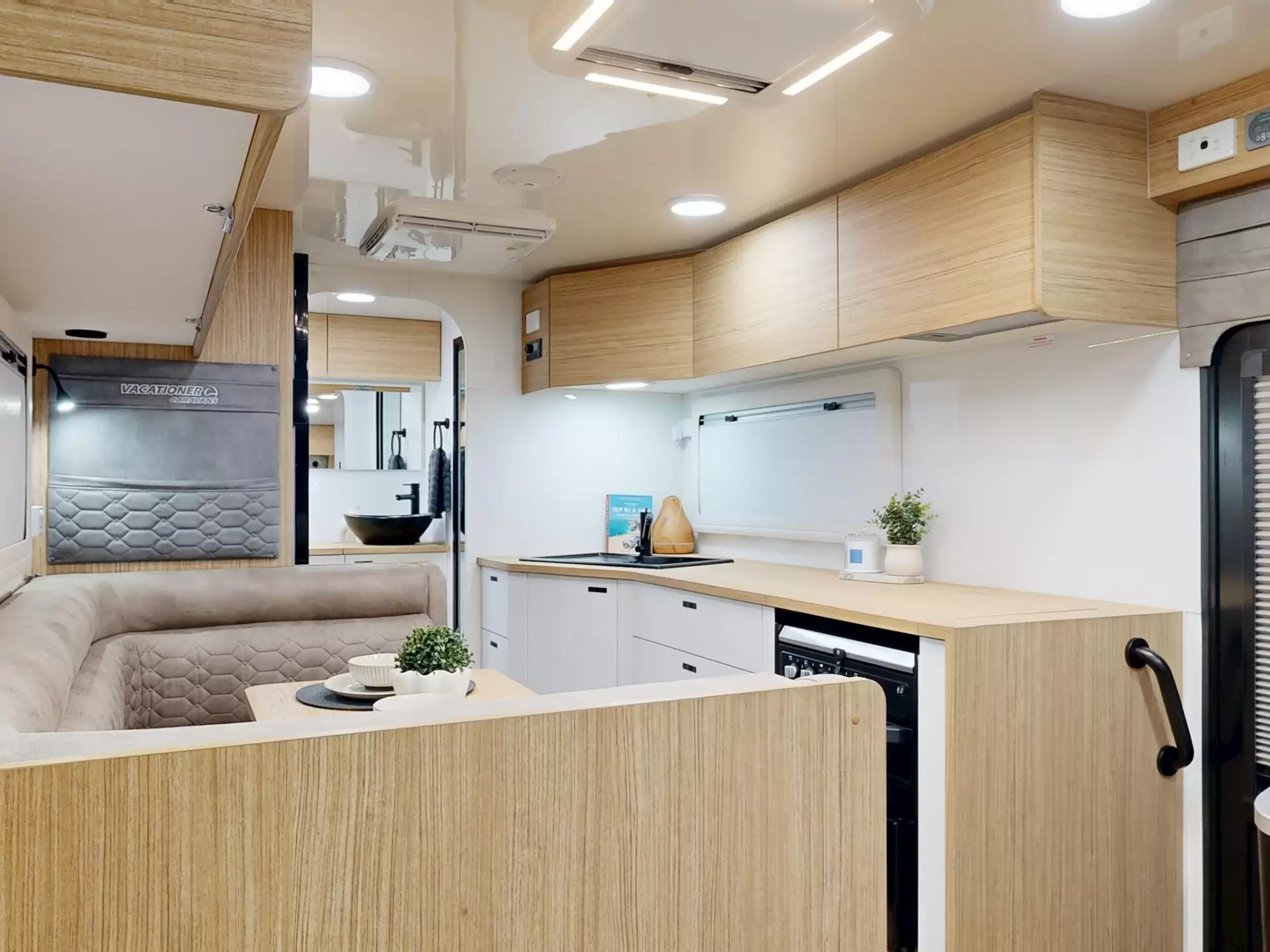 NEW 2025 VACATIONER CARAVANS ENDURA