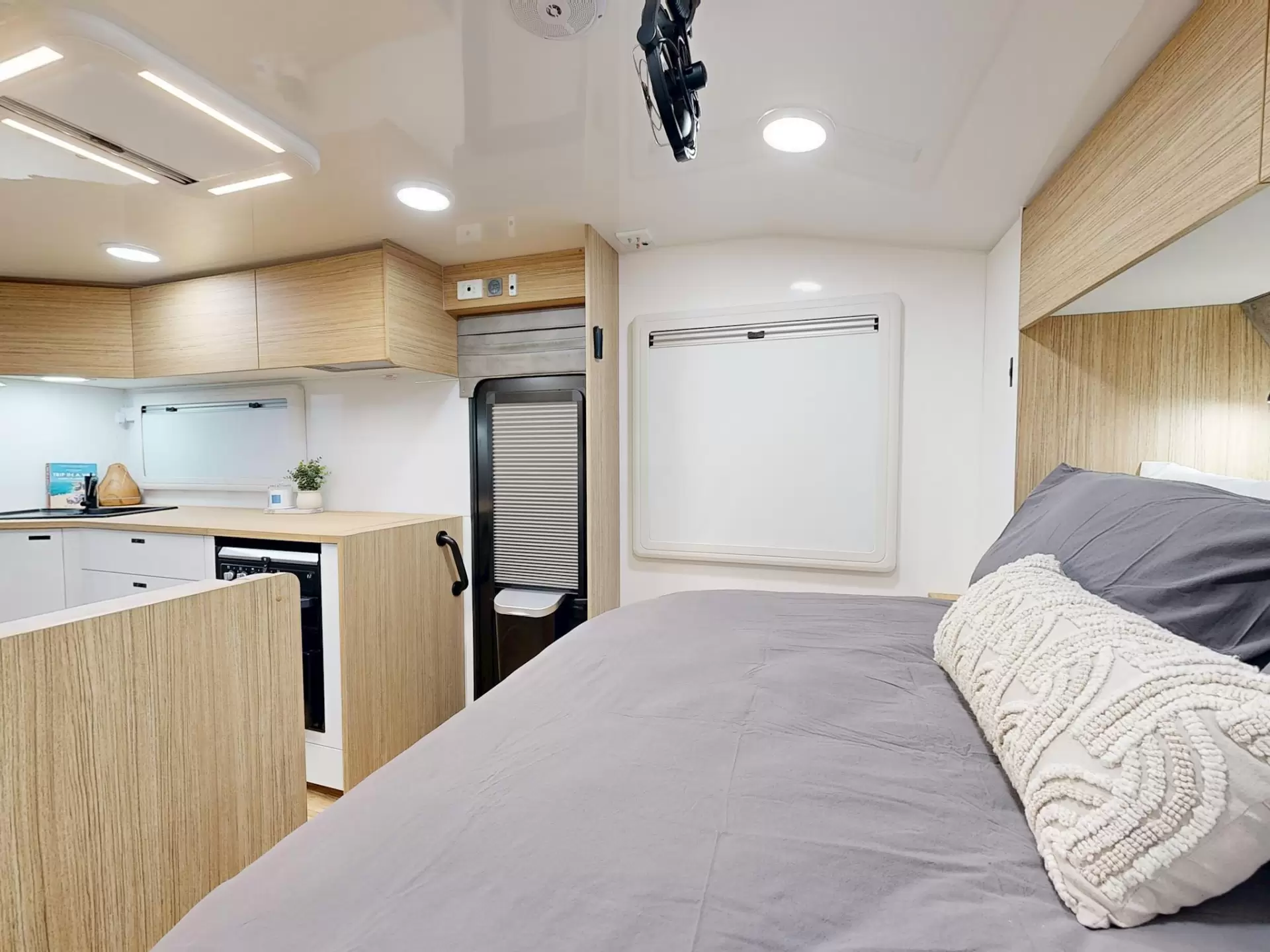 NEW 2025 VACATIONER CARAVANS ENDURA