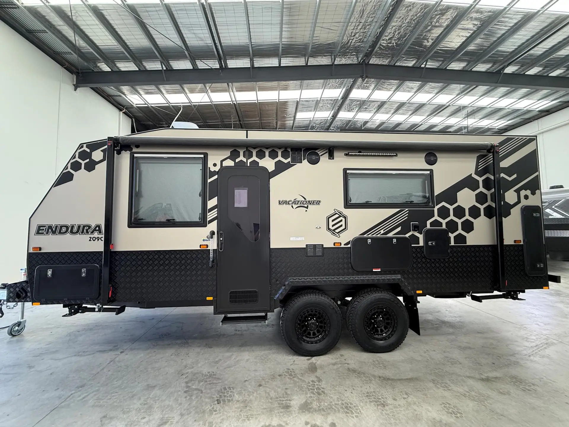 NEW 2026 VACATIONER CARAVANS ENDURA