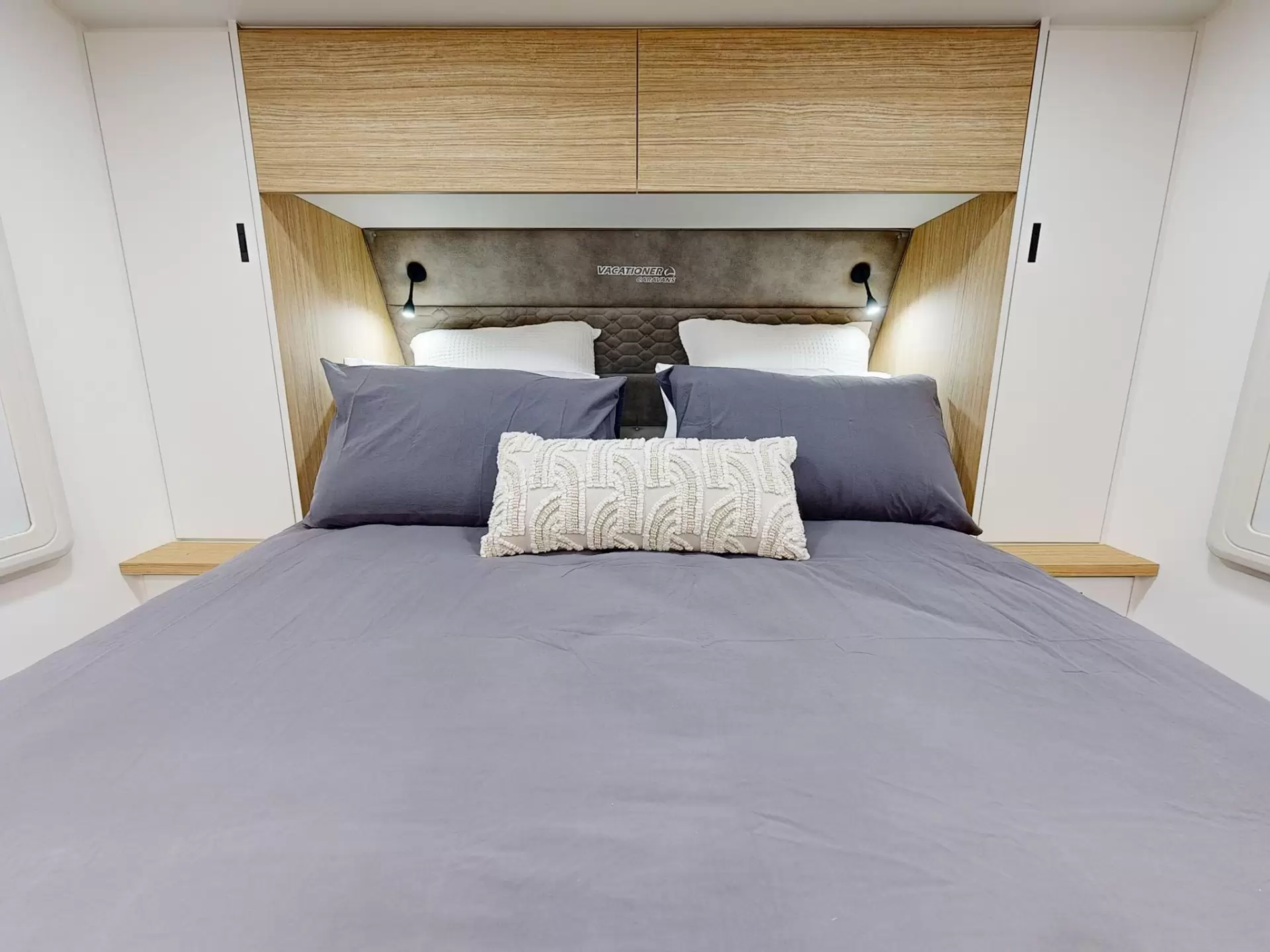 NEW 2025 VACATIONER CARAVANS ENDURA