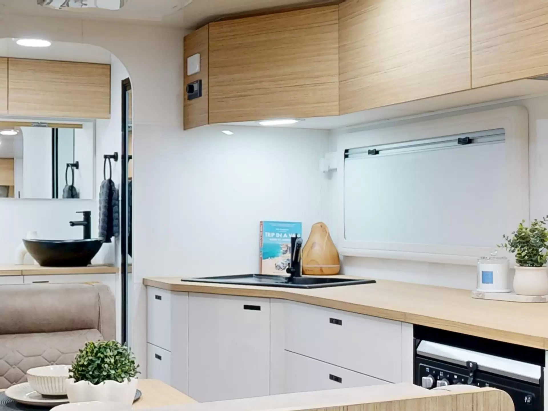 NEW 2025 VACATIONER CARAVANS ENDURA