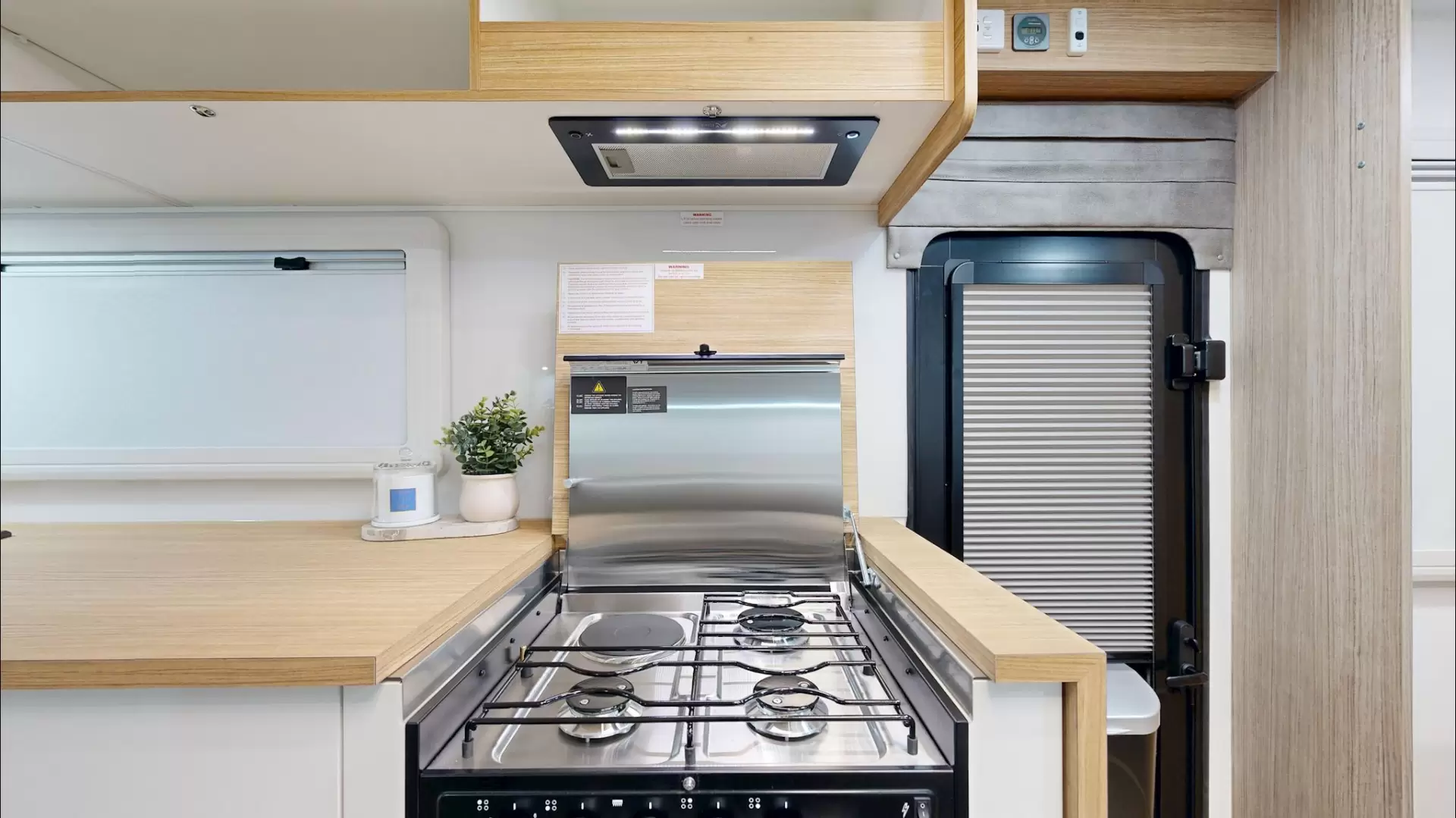 NEW 2025 VACATIONER CARAVANS ENDURA