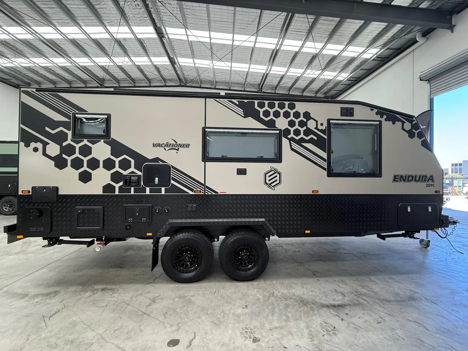 NEW 2026 VACATIONER CARAVANS ENDURA