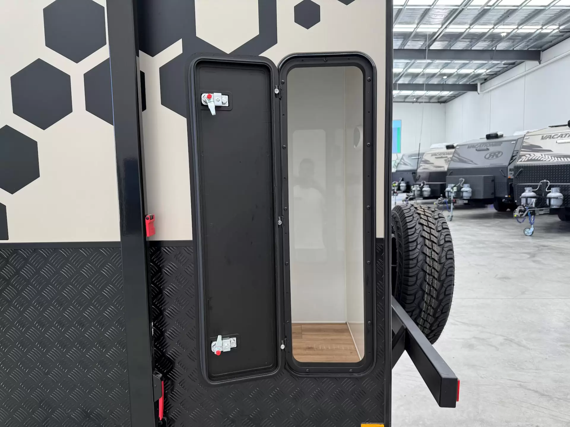 NEW 2025 VACATIONER CARAVANS ENDURA