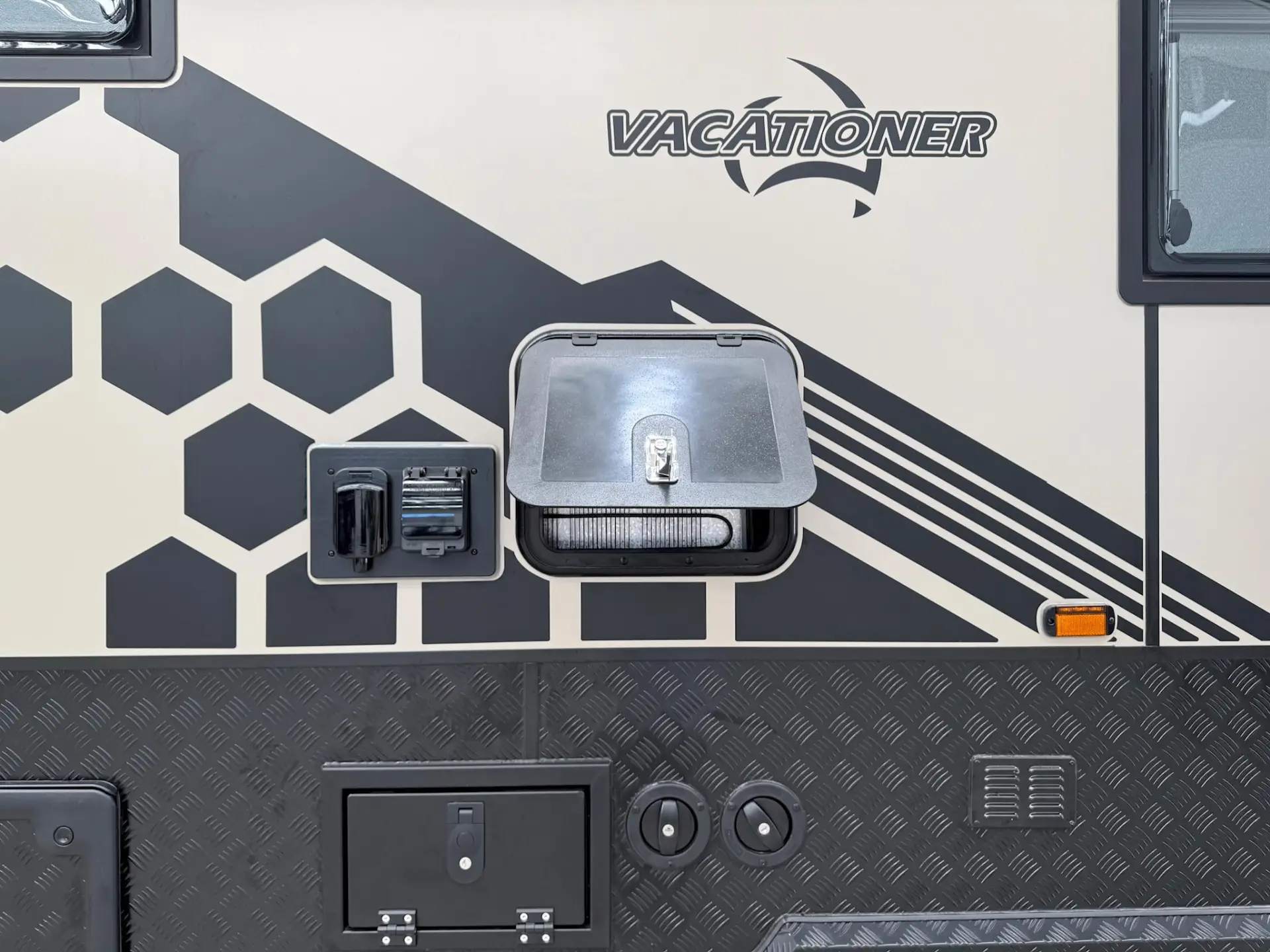 NEW 2026 VACATIONER CARAVANS ENDURA
