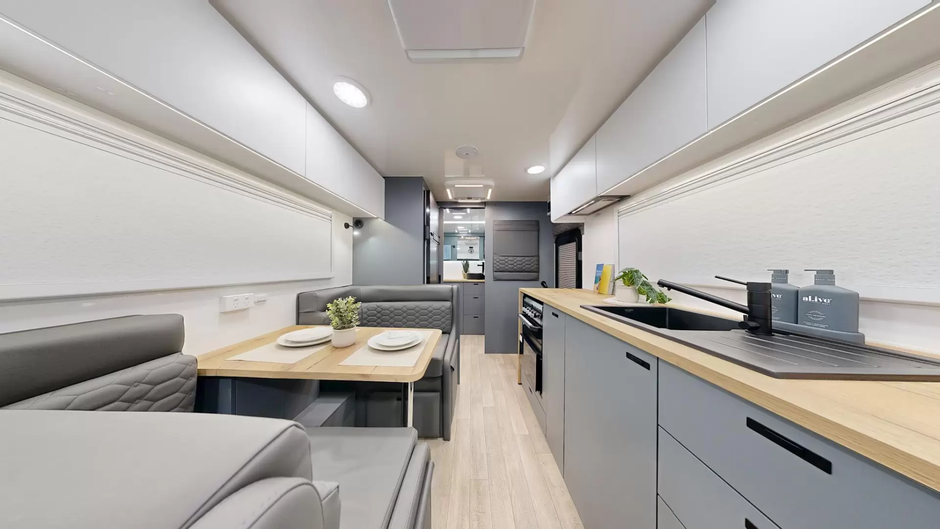 NEW 2026 VACATIONER CARAVANS ENDURA