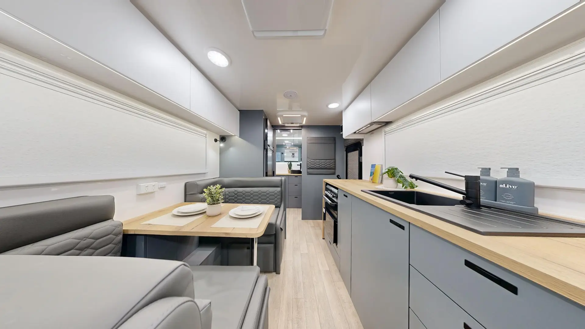 NEW 2026 VACATIONER CARAVANS ENDURA