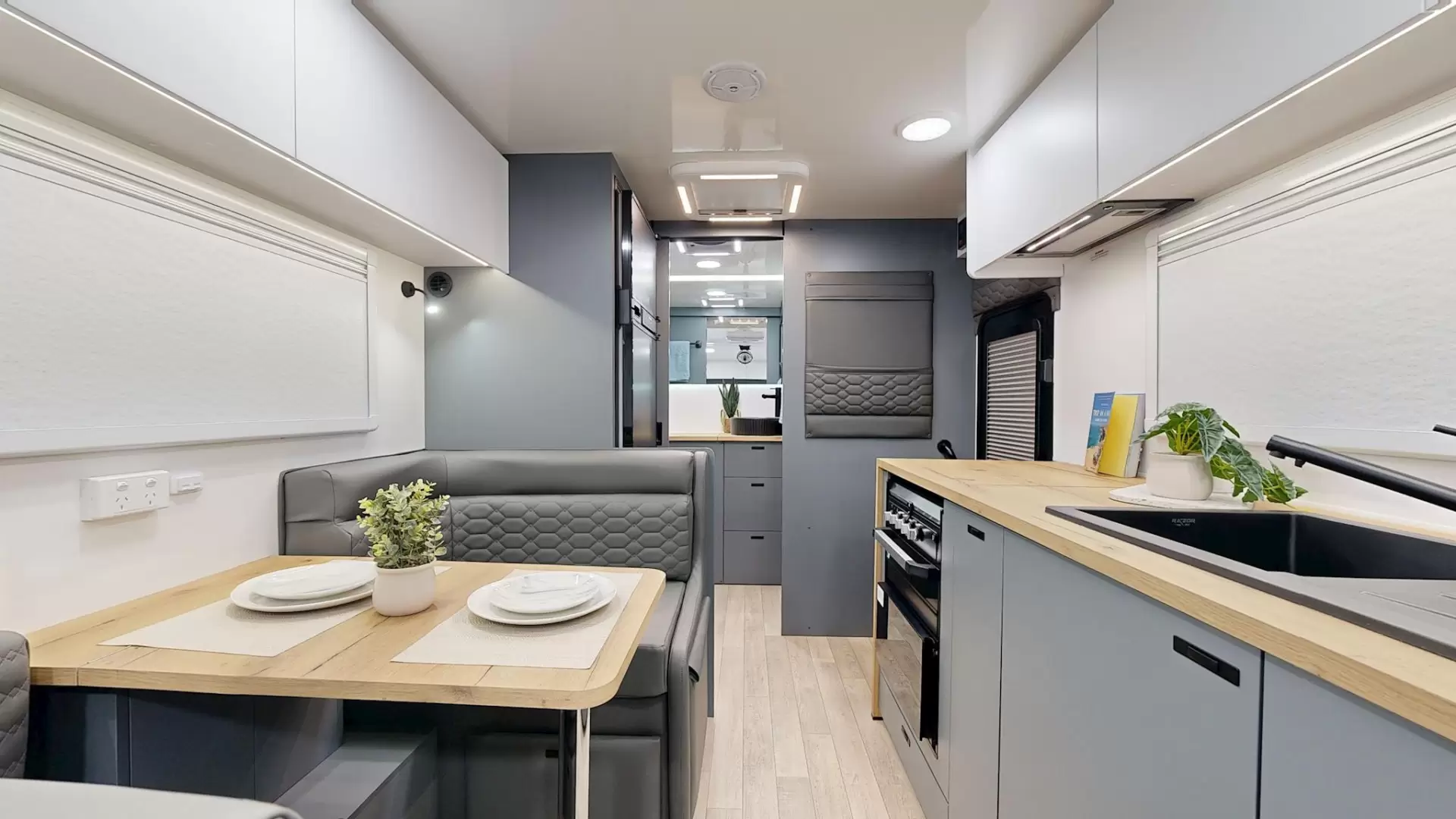 NEW 2026 VACATIONER CARAVANS ENDURA