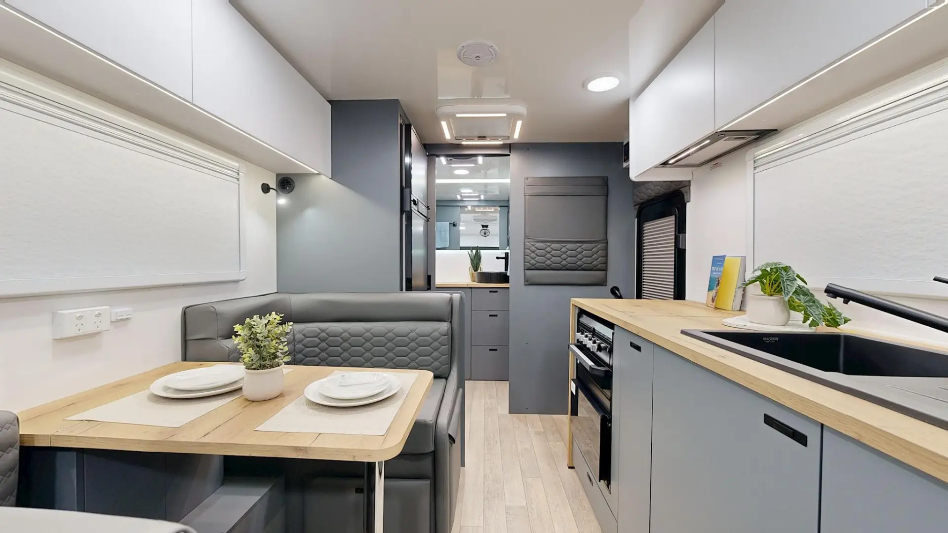 NEW 2026 VACATIONER CARAVANS ENDURA