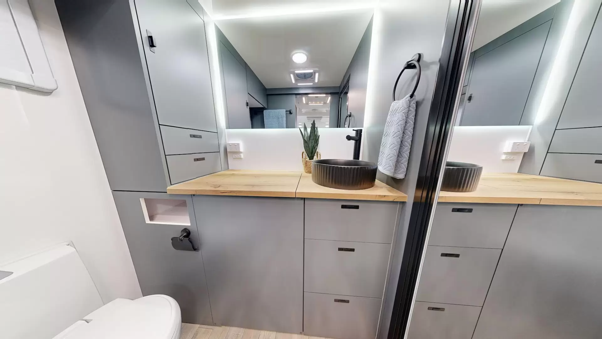 NEW 2026 VACATIONER CARAVANS ENDURA