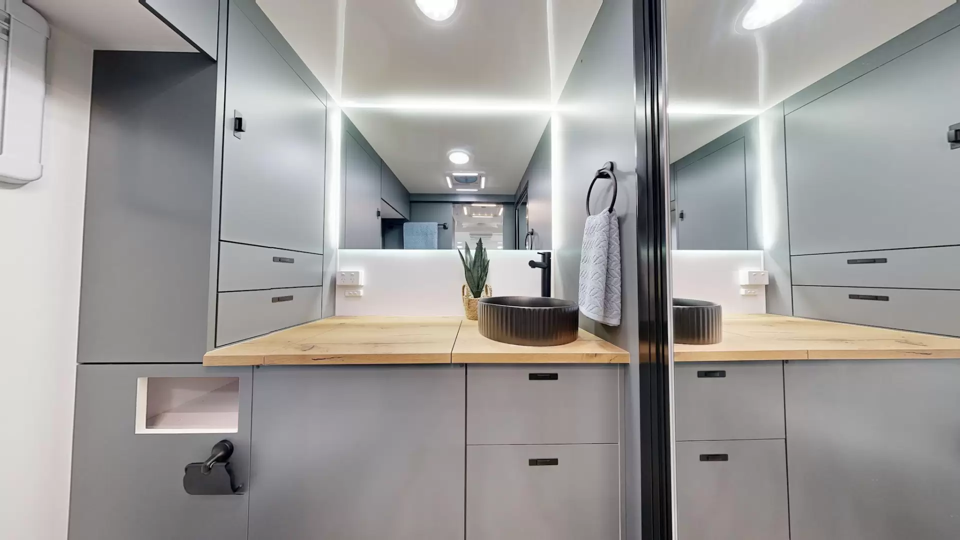 NEW 2026 VACATIONER CARAVANS ENDURA