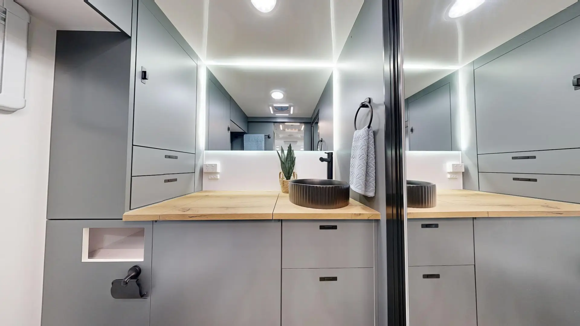 NEW 2026 VACATIONER CARAVANS ENDURA