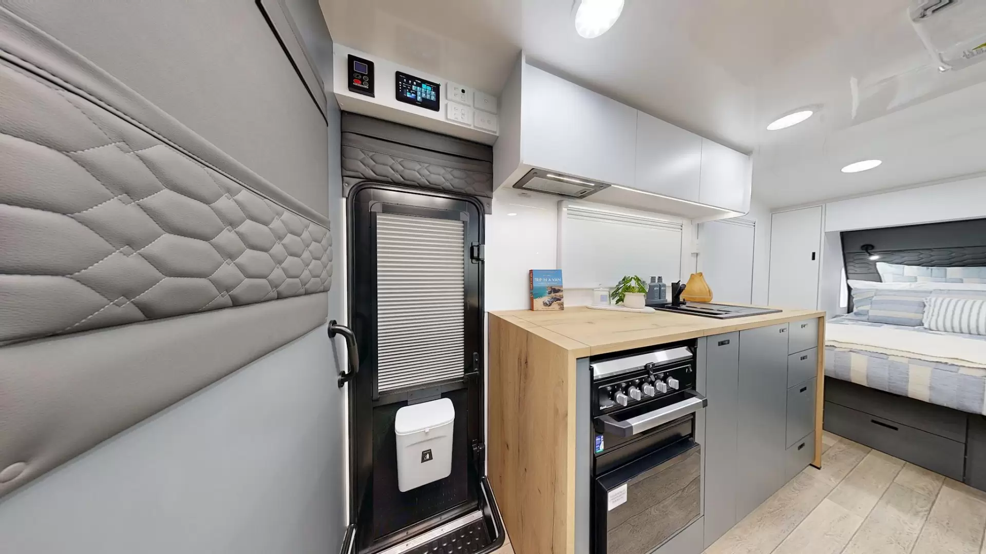 NEW 2026 VACATIONER CARAVANS ENDURA