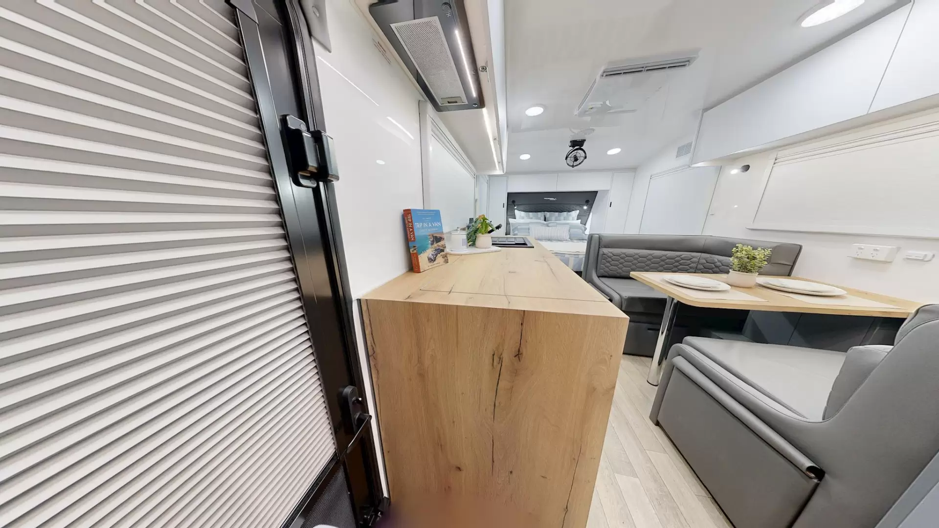 NEW 2026 VACATIONER CARAVANS ENDURA